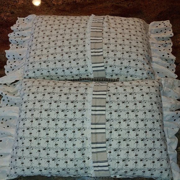 Pr Horse Embroid'd Eyelet Ruffled Home Made Pillow - Picture 2 of 11